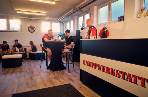 aufenthaltneu-ead6c99d Akademie f&uuml;r Selbstverteidigung & Kickboxen Weinstadt